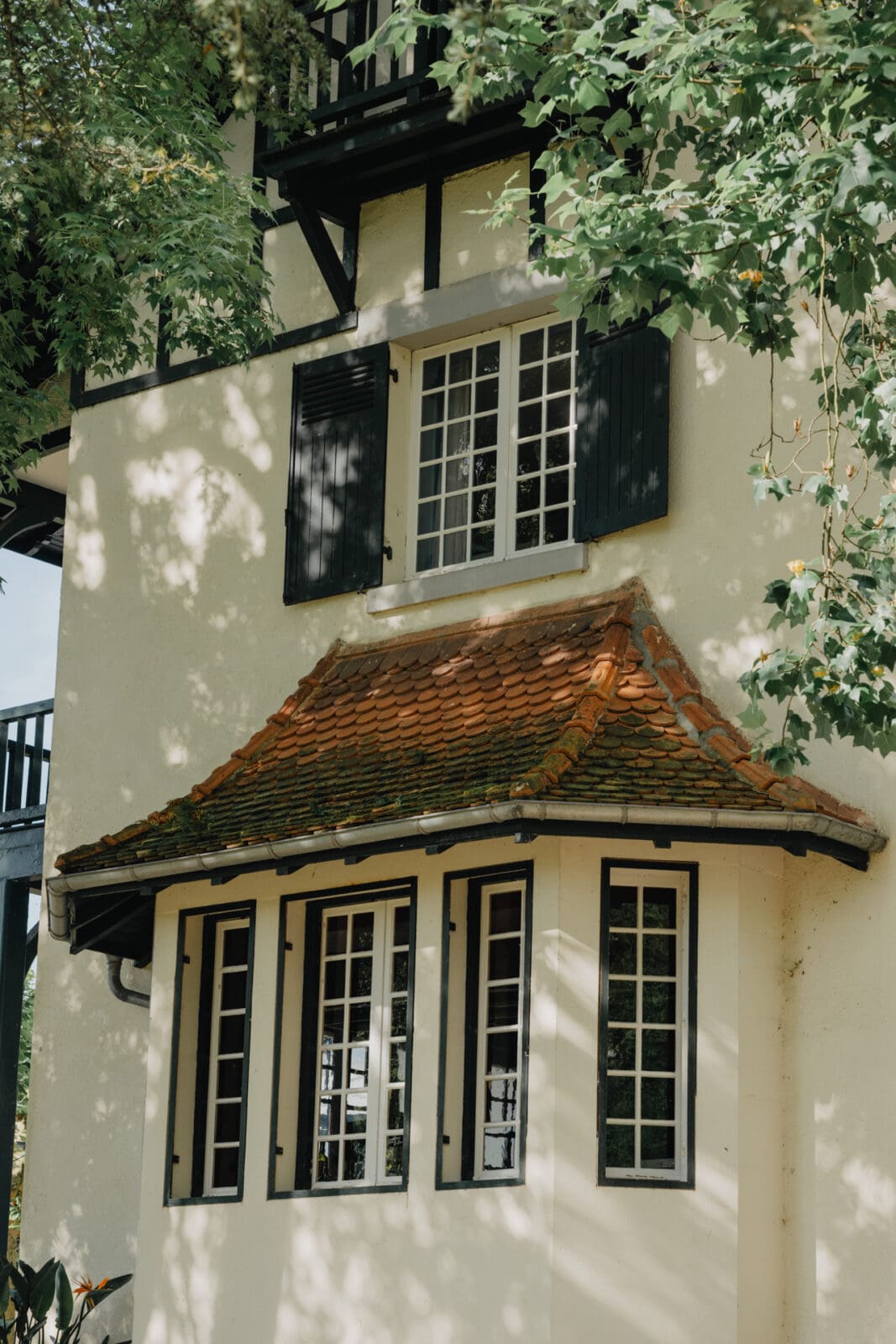 Vue d'une face du Domaine de Larbéou. Par le photographe Julien Marchione