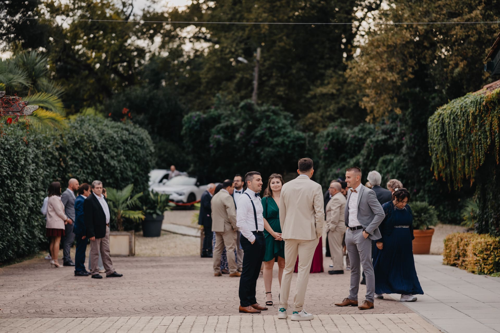 Cocktail vin d'honneur lors d'un mariage au Domaine de Larbéou à Bayonne. Par le photographe Julien Marchione