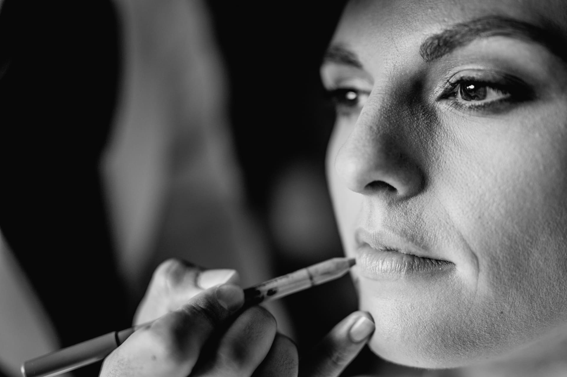 Maquillage de la mariée au domaine de larbéou à Bayonne. Par le photographe Julien Marchione