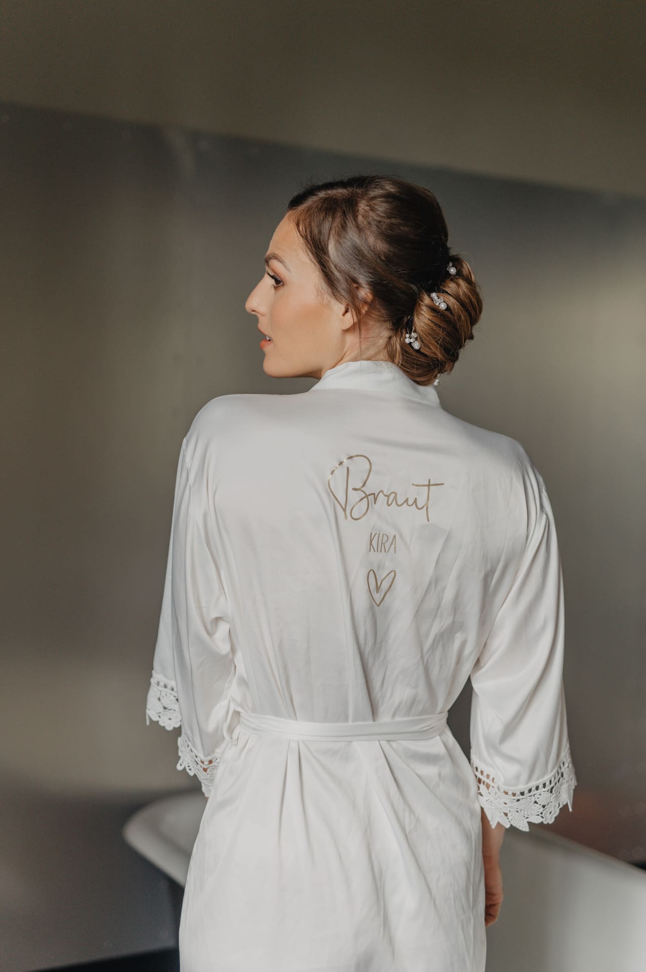 Préparatifs de la mariée au domaine de Larbéou. Par le photographe Julien Marchione