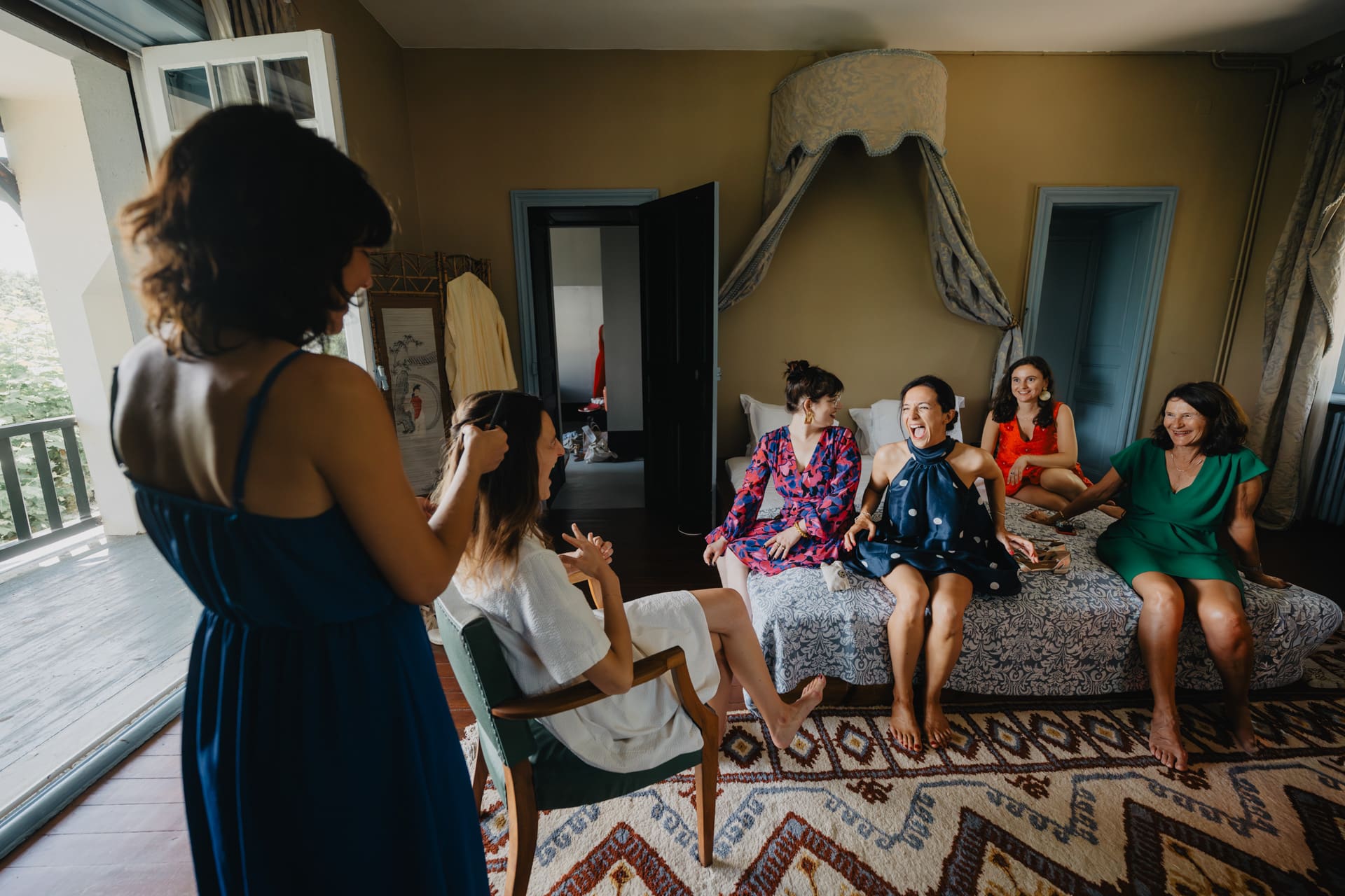 Préparatifs de la mariée au Domaine de Larbéou à Bayonne. Par le photographe Julien Marchione
