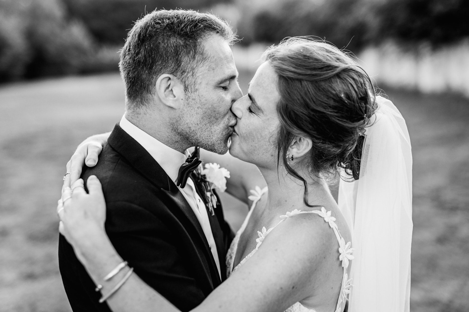 couple mariage bidart ambiance naturelle